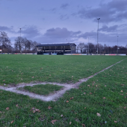 Oude houten tribune Heracles uit de Bornsestraat - Stadionkoorts