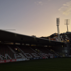 Stadionkoorts groundhopping - Stadion Estádio dos Barreiros van Club Sport Marítimo
