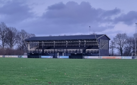 Oude houten tribune Heracles uit de Bornsestraat - Stadionkoorts