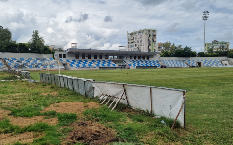 Selman Stërmasi Stadion van KF Tirana (Albanië) - Stadionkoorts Groundhopping