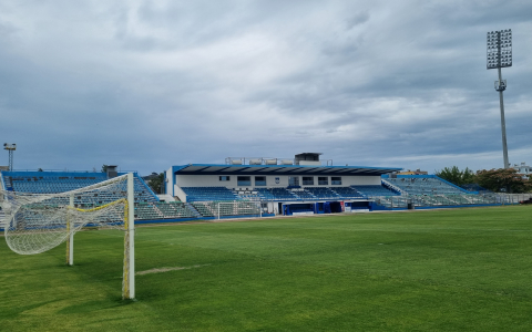 Het Niko Dovanastadion van KS Teuta Durrës (Albanië) - Stadionkoorts Groundhopping