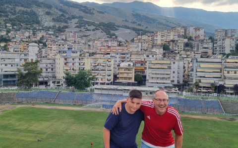 Gjirokastra Stadion van KS Luftëtari Gjirokastër (Albanië) - Stadionkoorts Groundhopping - Peter Dekker