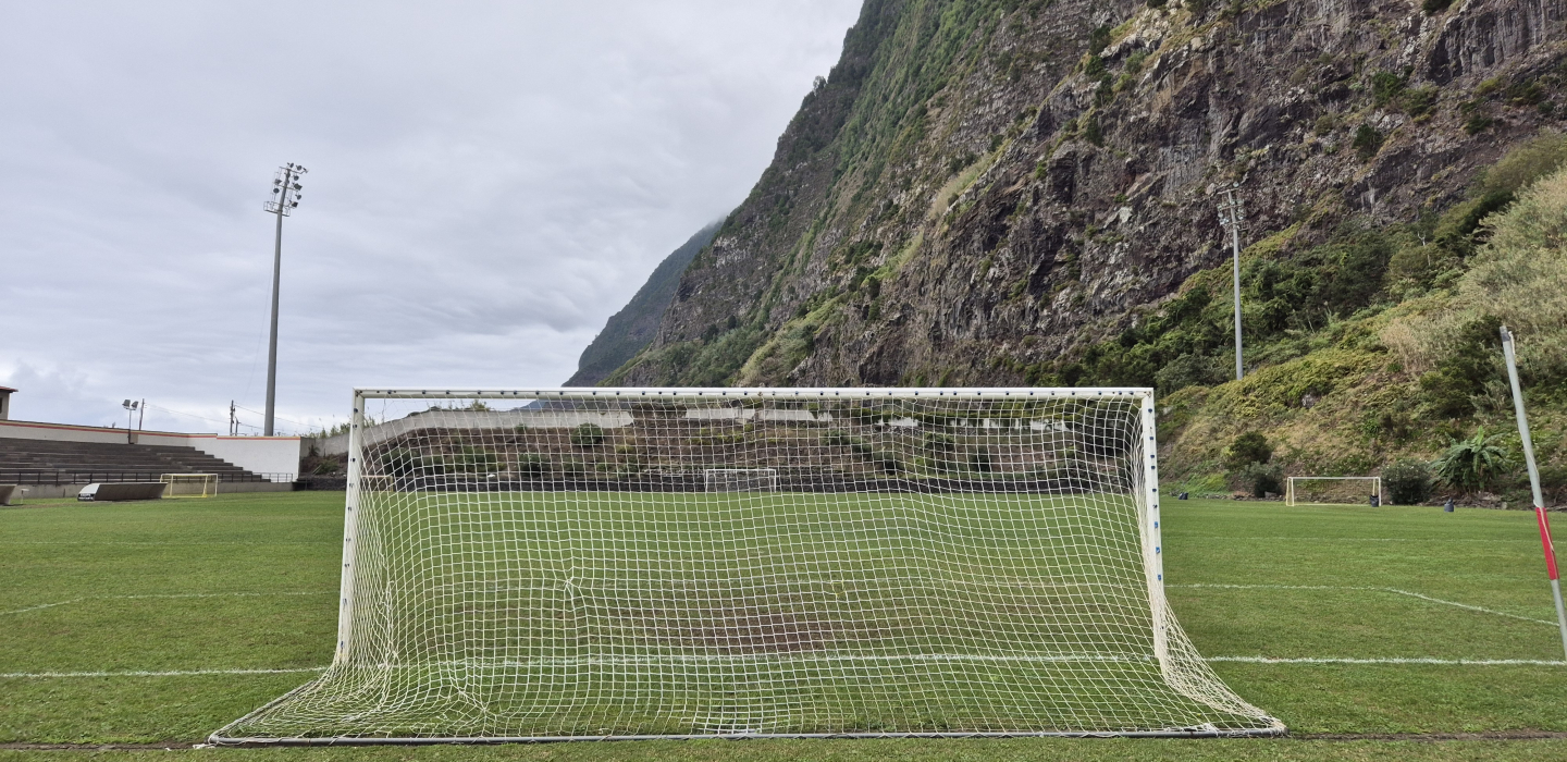 Stadionkoorts Groundhopping - Estádio dos Juncos - Sao Vicente op Madeira